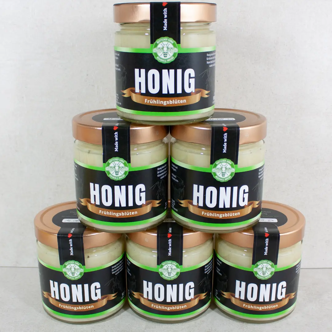 6 Gläser Frühtrachthonig 500g nebeneinander, goldgelb-cremig, von Imkerei Honigtopf Gera