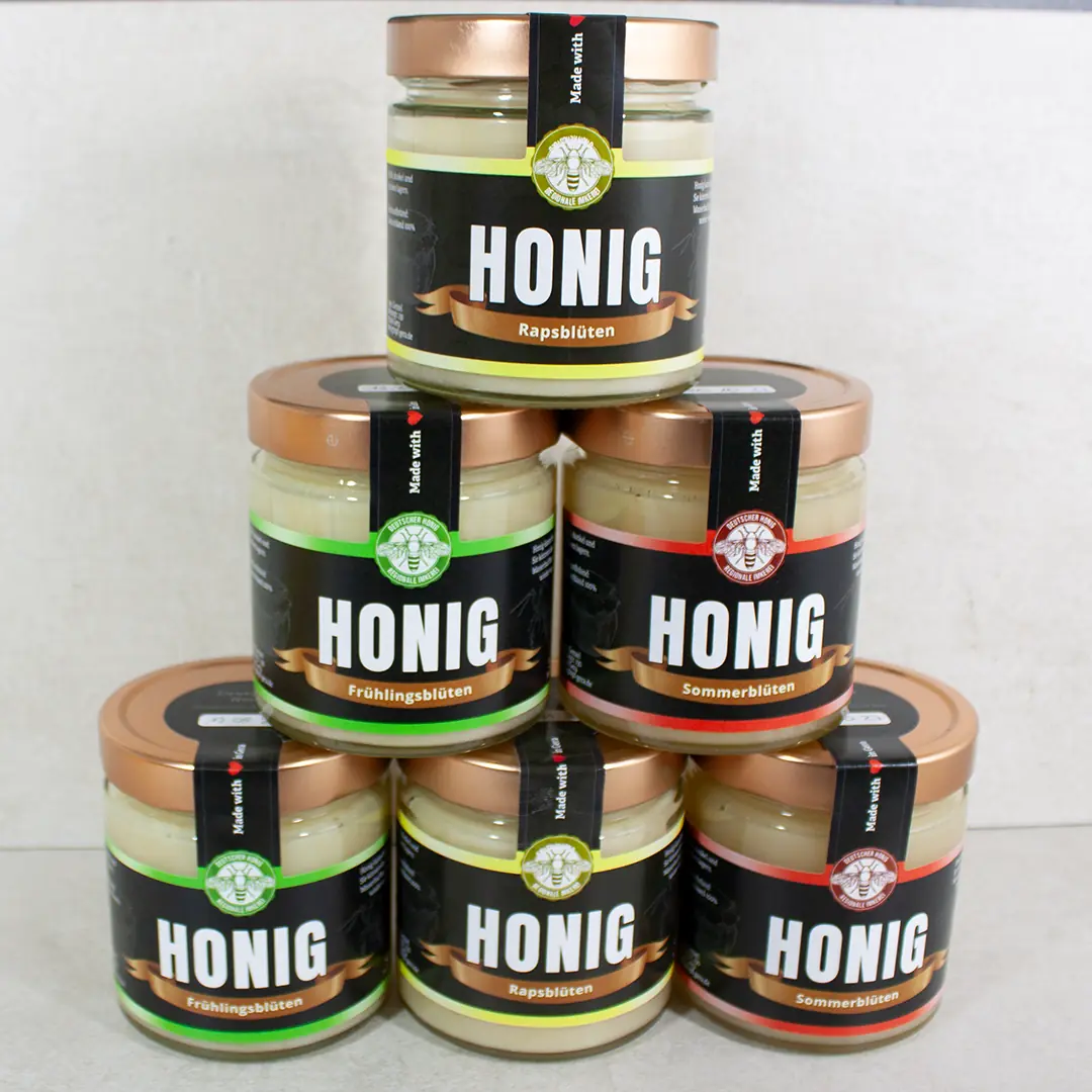 6 Gläser Honig 500g nebeneinander, verschiedene Sorten, von Imkerei Honigtopf Gera