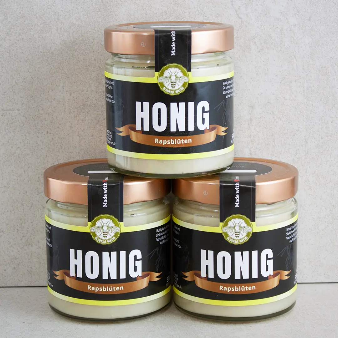 3 Gläser Rapshonig 500g nebeneinander, cremig-weiß, von Imkerei Honigtopf Gera